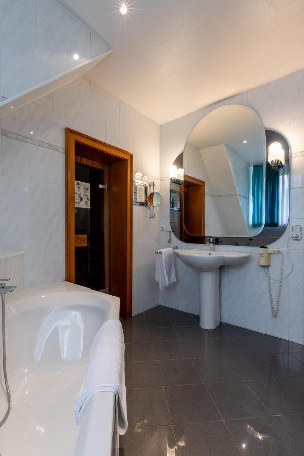 Hotel Wittekindsquelle Бад Ойнхаузен Екстериор снимка